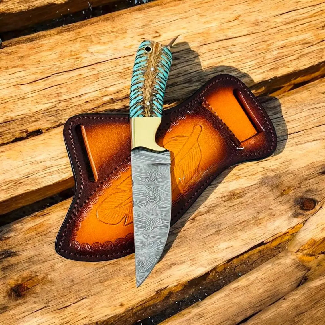 Country Rodeo Knife with Turquoise Pine Cone Handle
