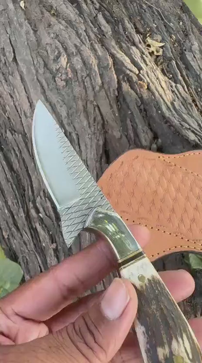 Handmade Skinner Knife: Rasp Steel Blade, Stag Horn Handle